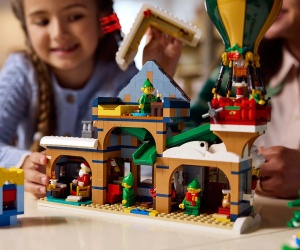 LEGO® Icons 10339 - Пощата на Дядо Коледа