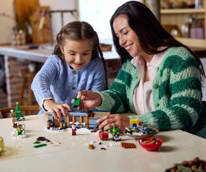 LEGO® Icons 10339 - Пощата на Дядо Коледа