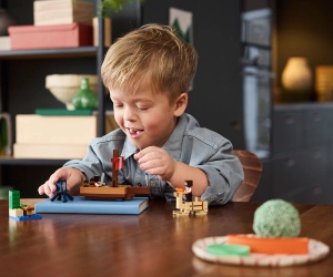 LEGO® Minecraft™ 21259 - Пътуването на пиратския кораб