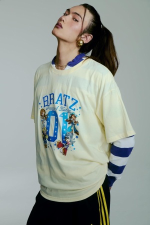 Кукла Bratz Stylin' Sasha с тениска, която можете да се проектира