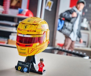 LEGO® Editions 43022 - Каска на Луис Хамилтън от отбора на Scuderia Ferrari HP