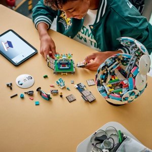 LEGO® Editions 43019 - 3D модел с интерактивен миниатюрен стадион